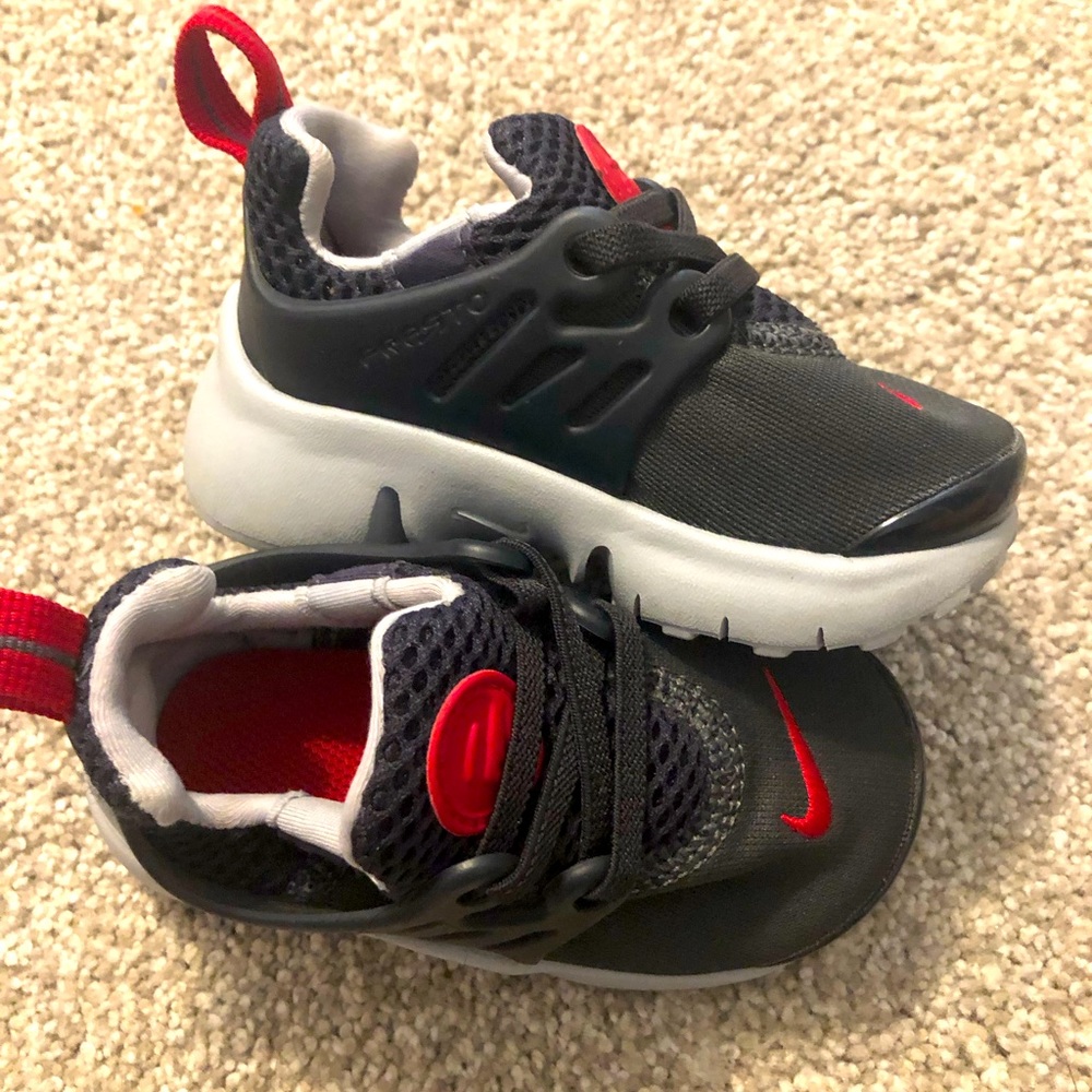 Nike size 5c shoes